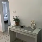 Apartment Stylish 1br With Pool - Near Mall, Restaurants & Shops *