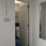 Apartment Stylish 1br With Pool - Near Mall, Restaurants & Shops *