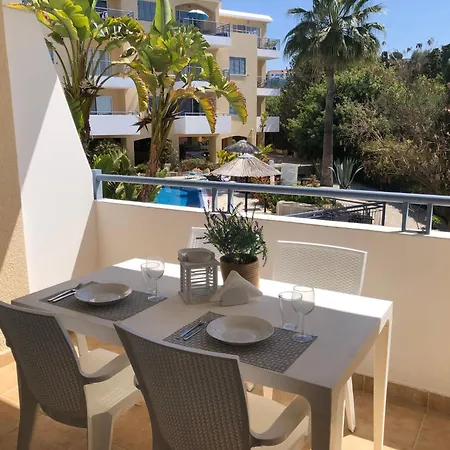 Stylish 1br With Pool - Near Mall, Restaurants & Shops *