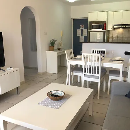 Апартаменты Stylish 1br With Pool - Near Mall, Restaurants & Shops *