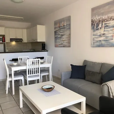 Lägenhet Stylish 1br With Pool - Near Mall, Restaurants & Shops Paphos