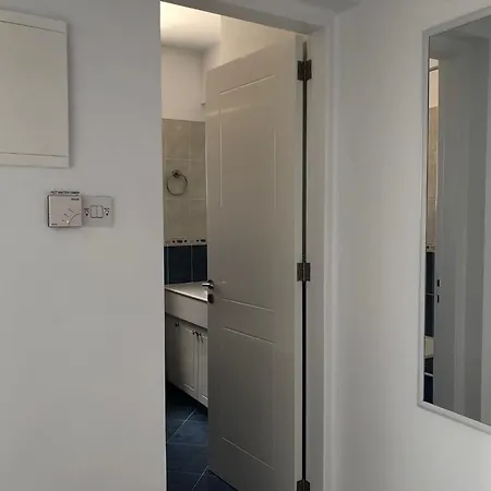 Apartamento Stylish 1br With Pool - Near Mall, Restaurants & Shops *