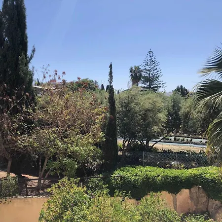 Stylish 1br With Pool - Near Mall, Restaurants & Shops