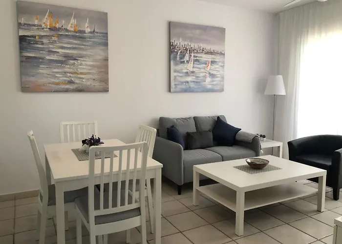 Stylish 1br With Pool - Near Mall, Restaurants & Shops Apartmán Paphos