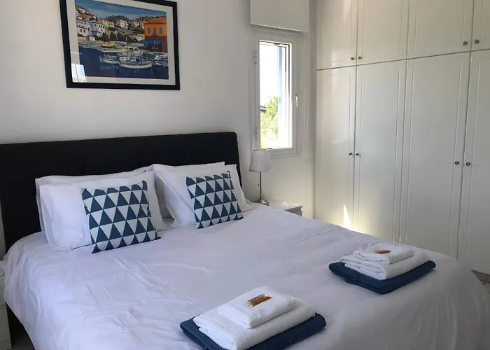 Stylish 1br With Pool - Near Mall, Restaurants & Shops شقة *