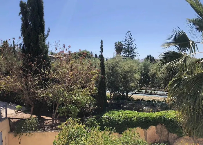 Stylish 1br With Pool - Near Mall, Restaurants & Shops