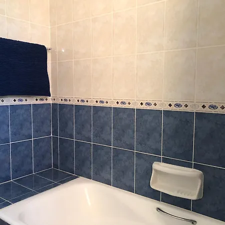 Stylish 1br With Pool - Near Mall, Restaurants & Shops * Paphos